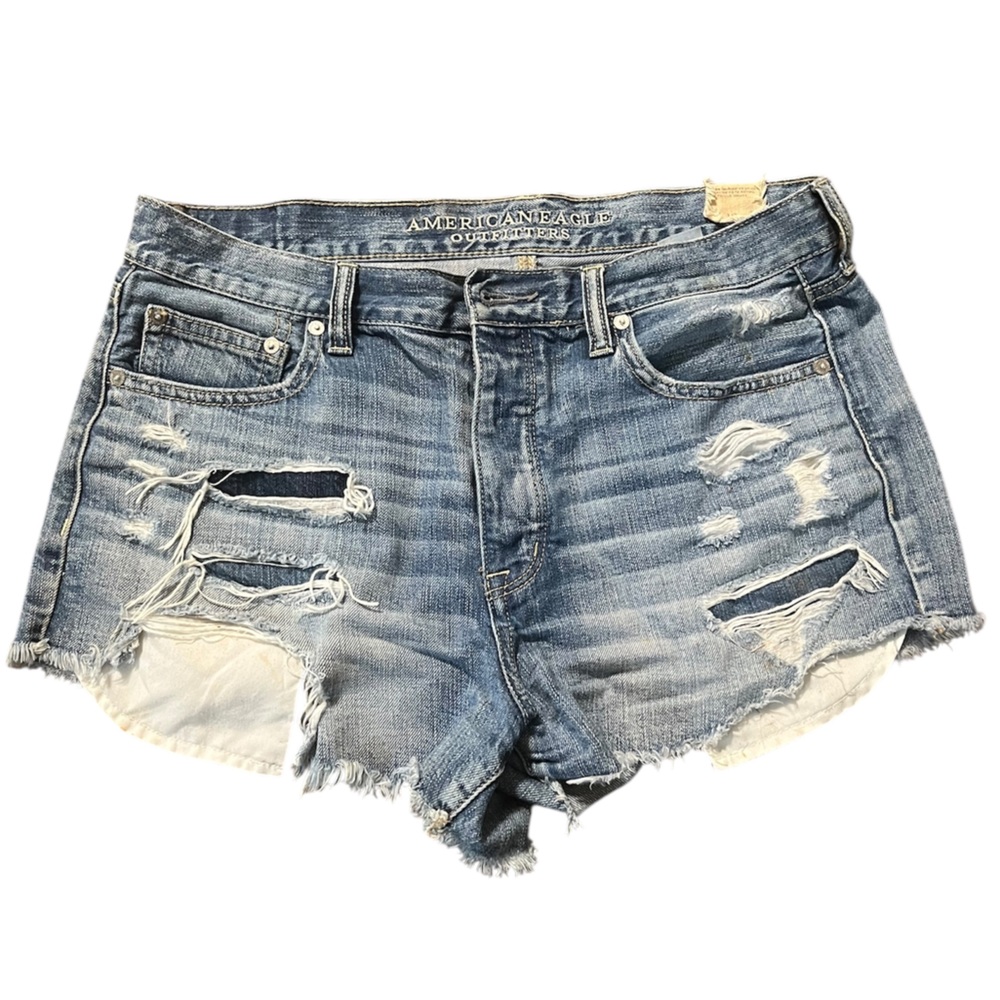 American Eagle Distressed Denim Shorts. Vintage Hi-Rise collection. Size 12